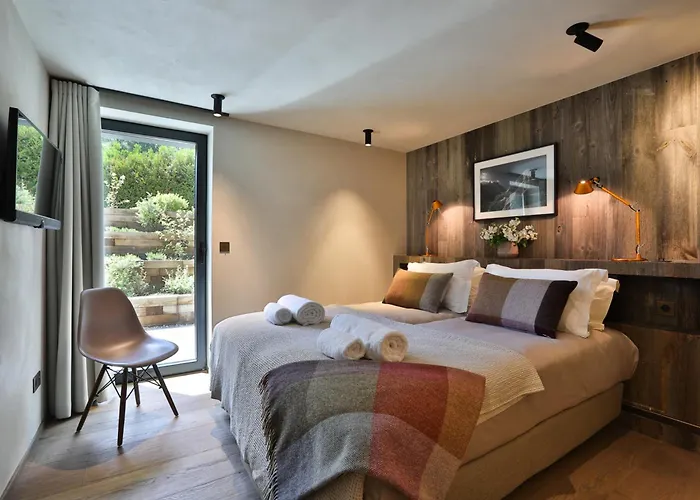 Onthe Rocks * Chamonix Mont Blanc