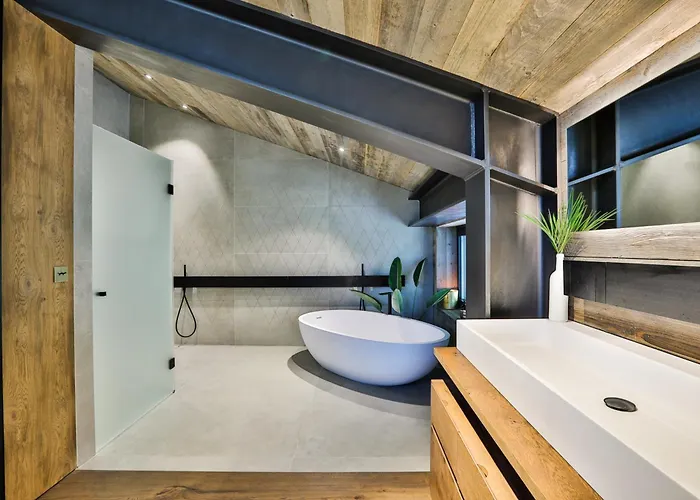 Onthe Rocks Chalet *